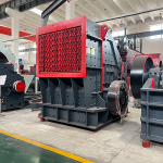 值得一看的是时产200吨环保反击碎石机