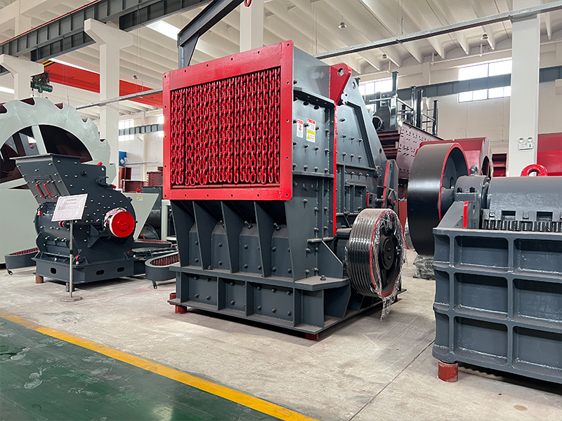 值得一看的是時產200噸環(huán)保反擊碎石機 1 反击式破碎机