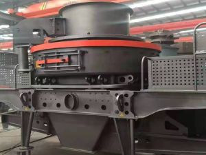 立式?jīng)_擊破碎機怎么樣？怎么解決出分粉高的問題？