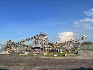 處理時產(chǎn)80噸的鵝卵石制砂機(jī)價格是多少？