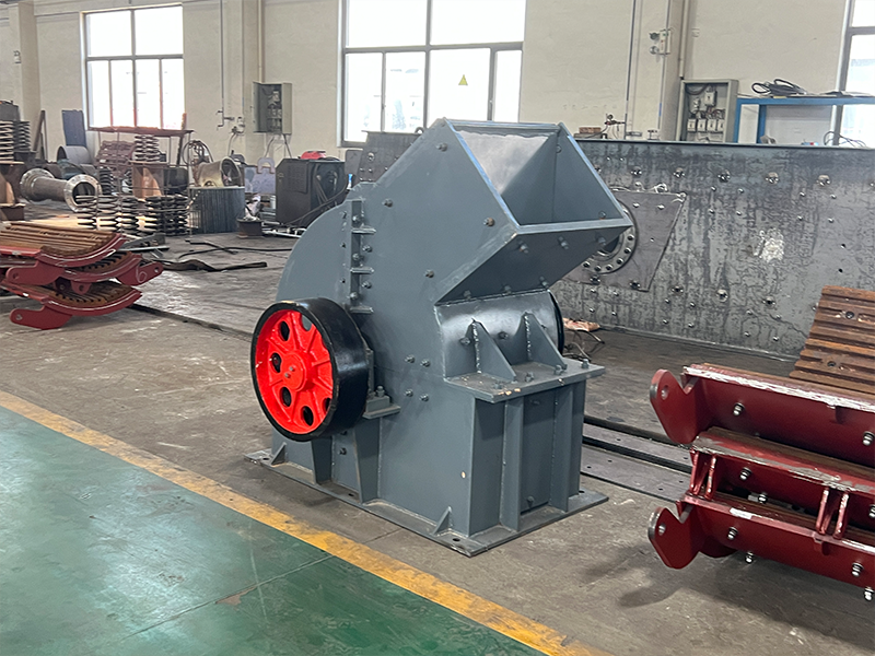 時(shí)產(chǎn)100-300噸的錘式破碎機(jī)的選擇 1 时产100-300吨的锤式破碎机的选择 - 时产100-300吨锤式破碎机(images 1)